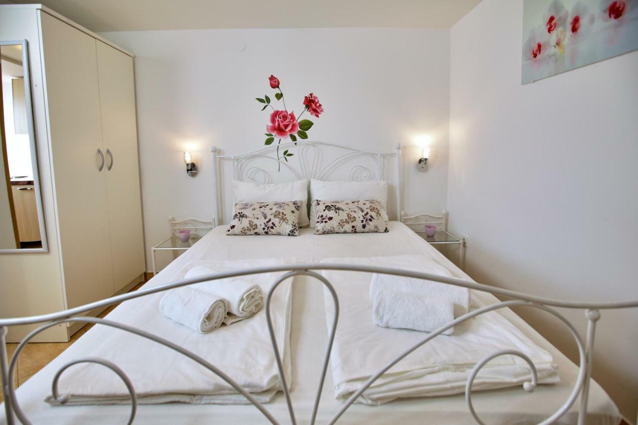 Studio Kristic, Cozy Studio With A Terrace Dubrovnik Exterior photo